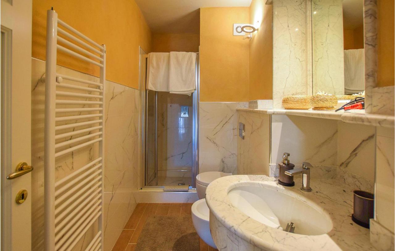 5 Bedroom Amazing Home In Fabbiano Fabbiano  Εξωτερικό φωτογραφία