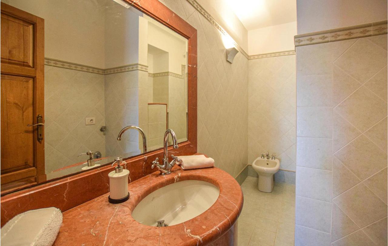 5 Bedroom Amazing Home In Fabbiano Fabbiano  Εξωτερικό φωτογραφία