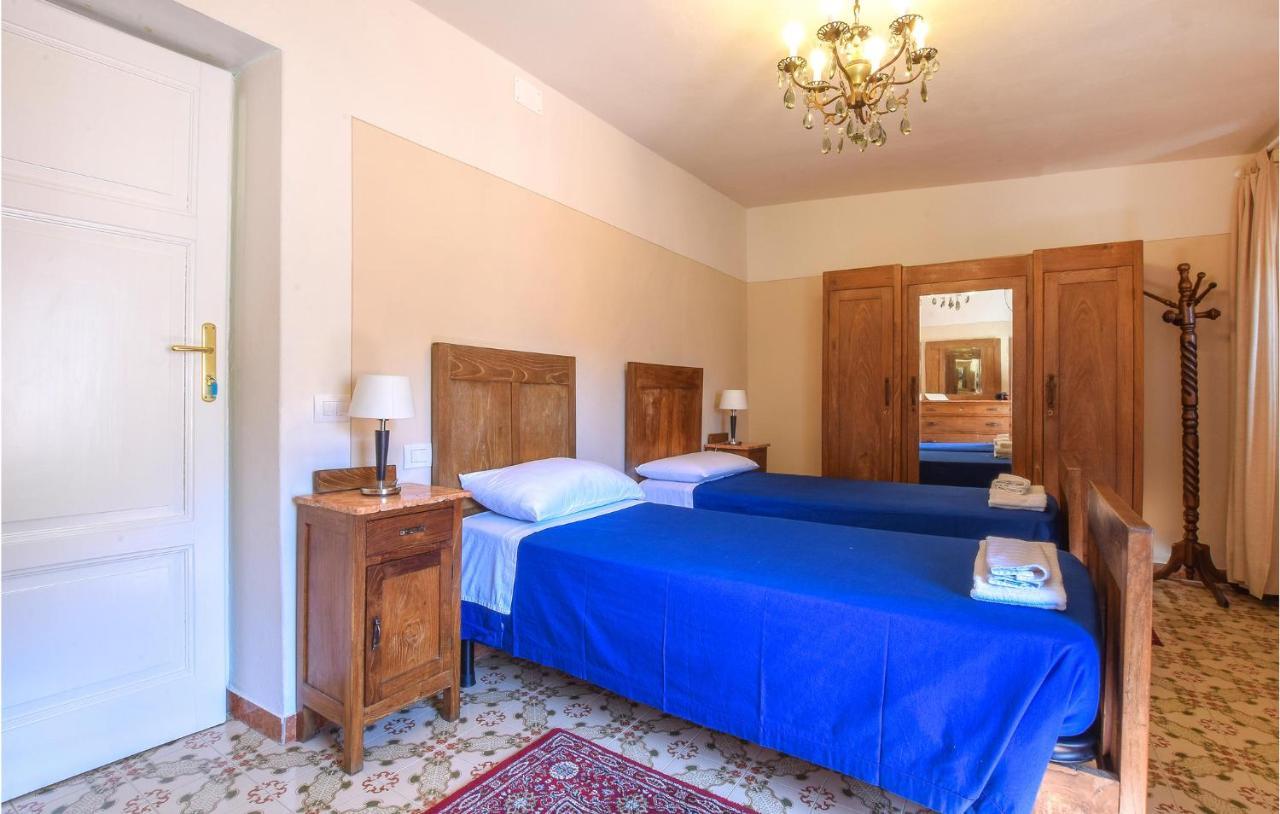 5 Bedroom Amazing Home In Fabbiano Fabbiano  Εξωτερικό φωτογραφία
