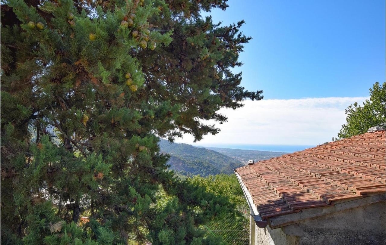 5 Bedroom Amazing Home In Fabbiano Fabbiano  Εξωτερικό φωτογραφία